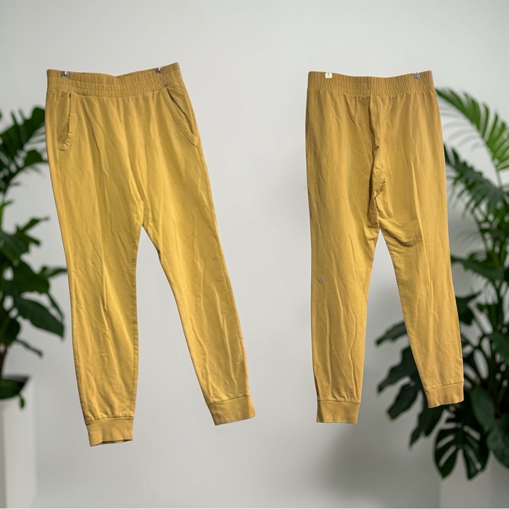 Alo Yoga Joggers Mustard Size Medium
